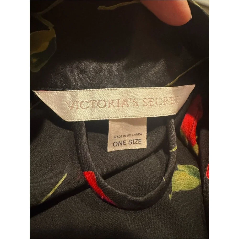 Vtg Y2K Victoria’s Secret Satin Rose Print Robe 2002 Black Silky Tie Front Robe